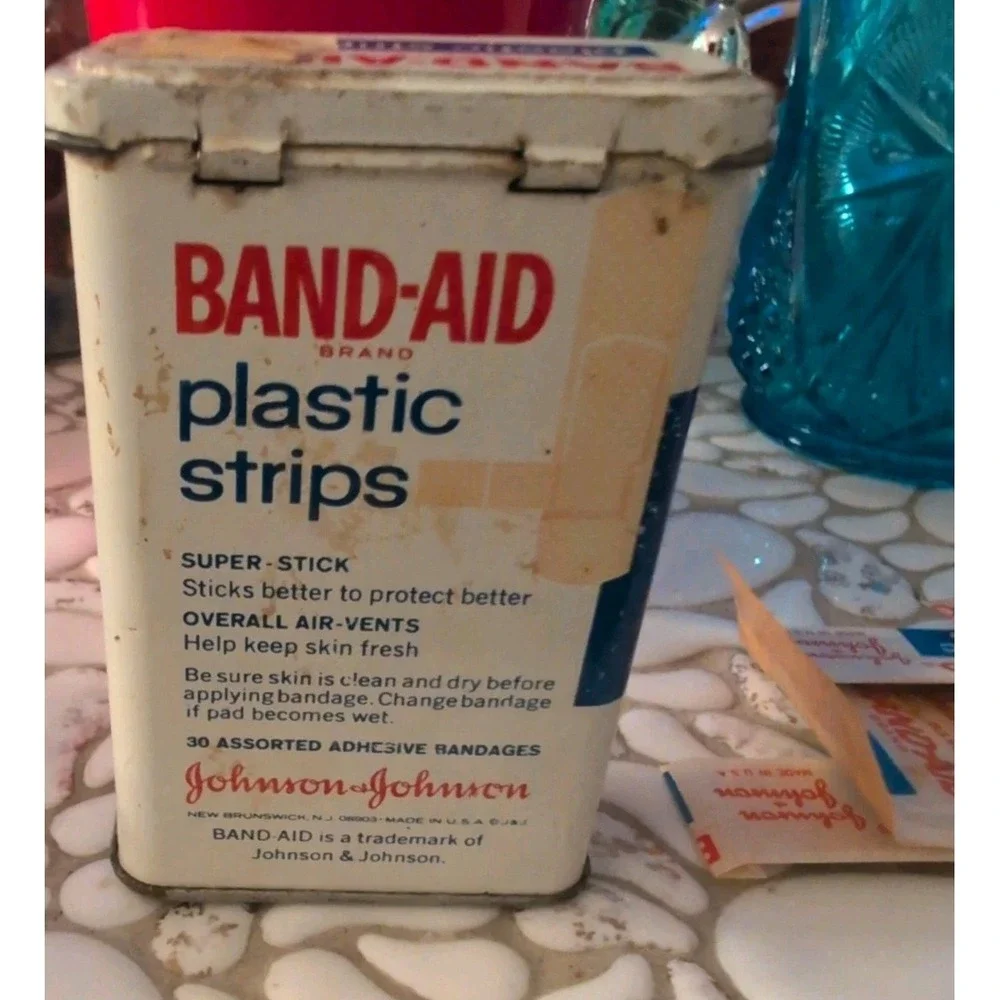 VTG Johnson & Johnson Band-Aid Metal Tin W/Original Plastic Strips included!